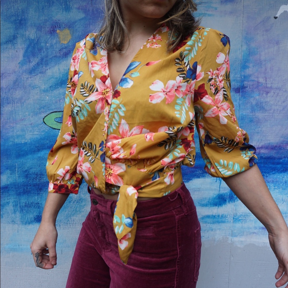 3/$15 Yellow Floral Hawaiian Tie Crop Top